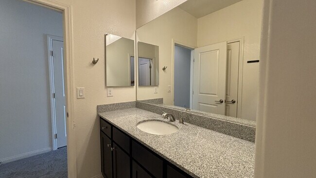 Building Photo - One Story 6-bedroom Home with Attached Casita