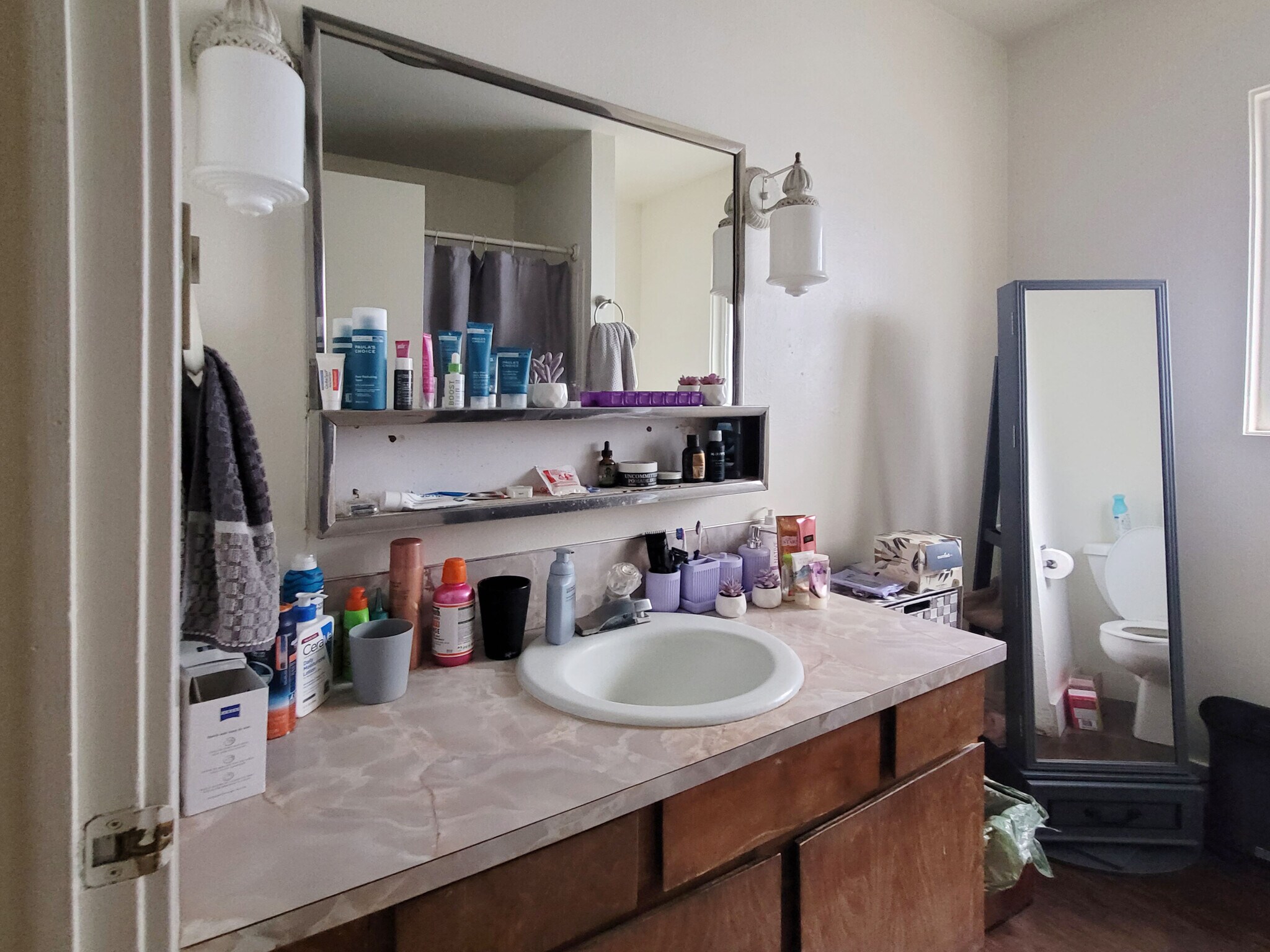 Building Photo - 651 N Hayes St