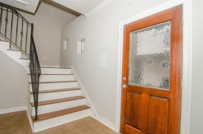 Building Photo - 1504 Birdsall St