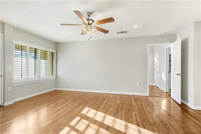 Building Photo - 108 E Skyview Rd