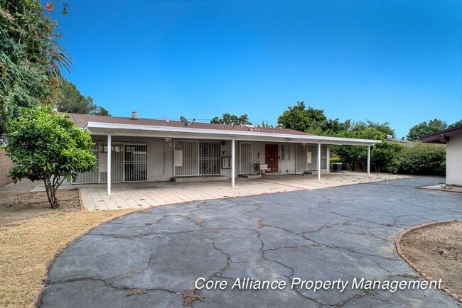 Building Photo - 10019 Balboa Blvd