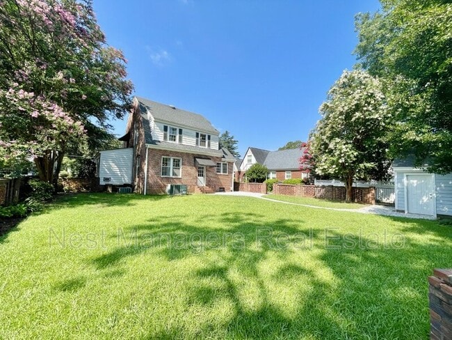 Building Photo - 1518 Fort Bragg Rd