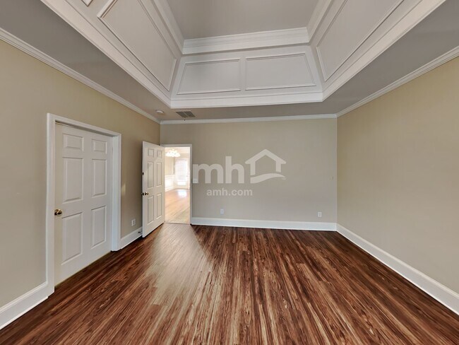 Building Photo - 1905 Ascot Terrace NW