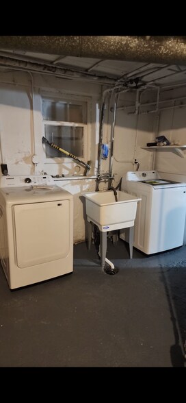 Building Photo - 318 N 41st St