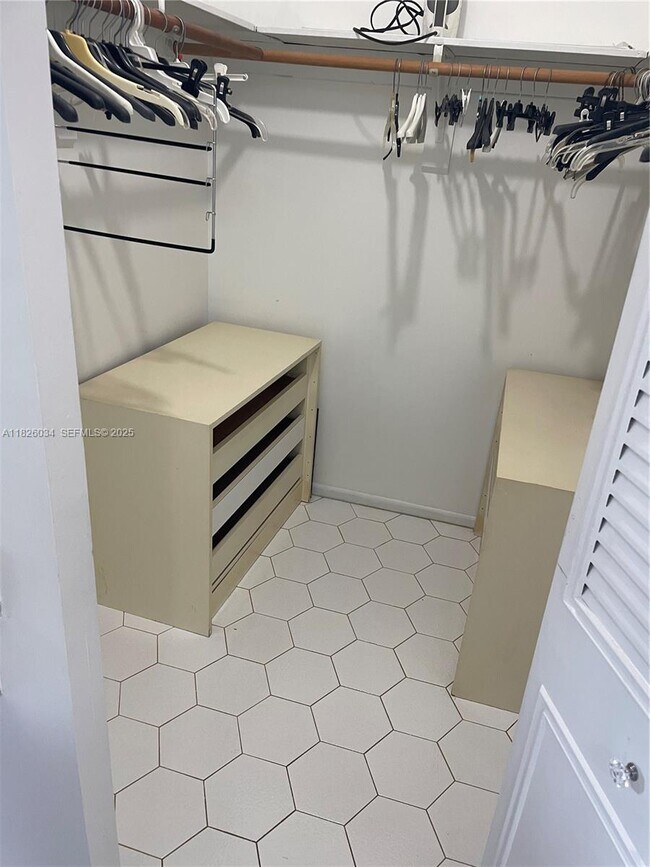 Building Photo - 251 174th St