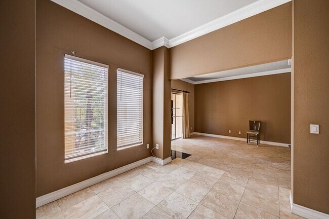 Building Photo - 210 E Flamingo Rd