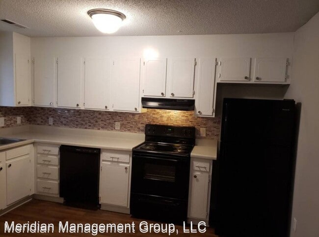 Building Photo - 2 br, 1 bath Apartment - 711 Jefferson St.