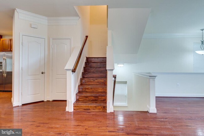 Building Photo - 2655 Glenriver Way