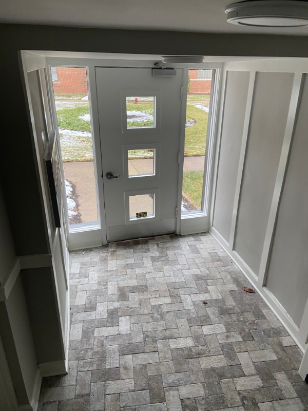 Building Photo - 551 Sheridan Rd