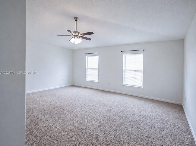 Building Photo - 6136 NW Gaylord Terrace