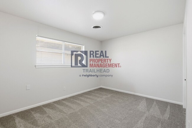 Building Photo - Spacious Modern 5 Bed / 2.5 Bath + 1 Bed / 1 Bath ADU in Wedgwood