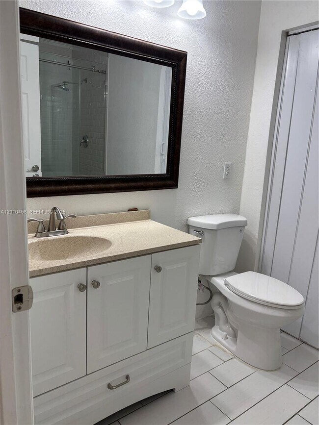 Building Photo - 1131 SW 86th Ave