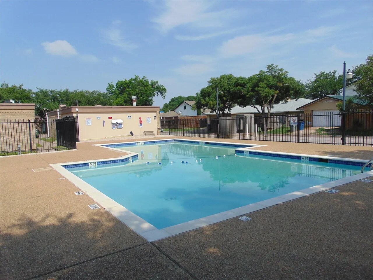 Building Photo - 3121 Park Ln