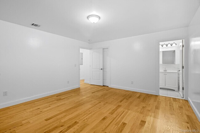 Building Photo - 171 Frederic St