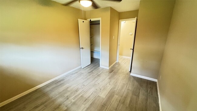 Building Photo - 3303 Glen Spring Dr