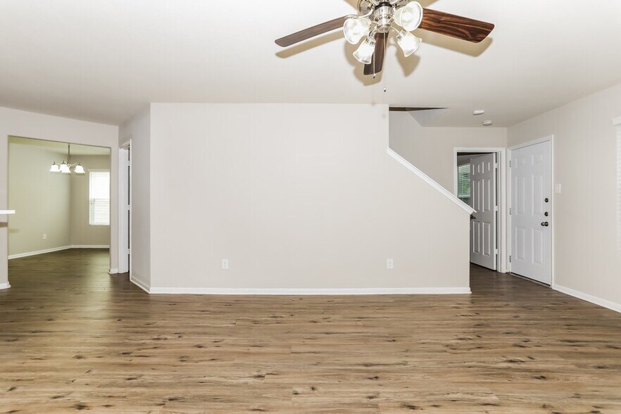 Building Photo - 16738 N Gull Dr