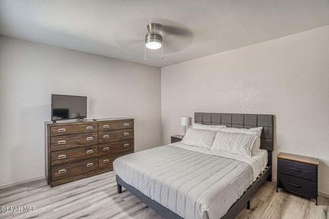 Building Photo - 311 Zenith Dr