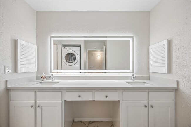 Building Photo - 5711 Sugar Hill Dr