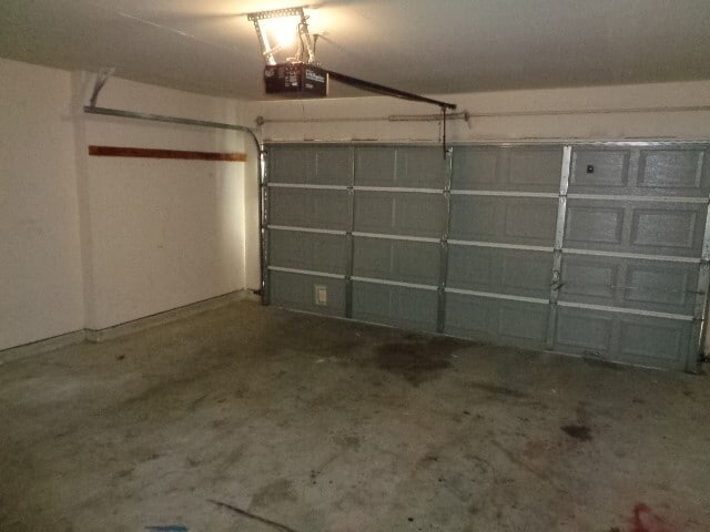 Building Photo - 9807 Woodhollow Dr