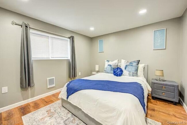 Building Photo - 8 Carl Pl