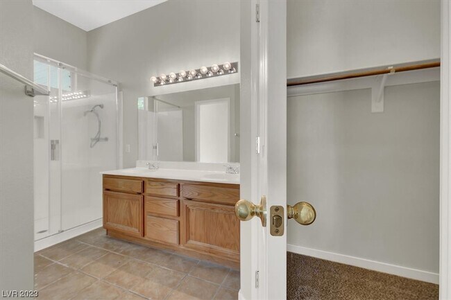 Building Photo - 5405 Ravana Ave