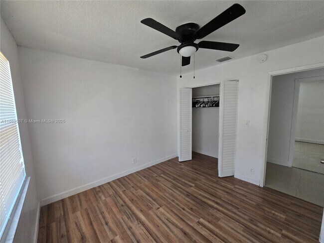 Building Photo - 4151 SW 19th St