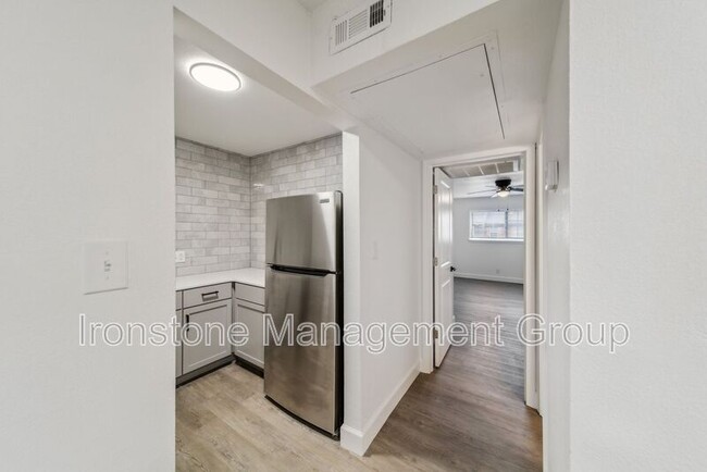 Building Photo - 4521 E 31st St
