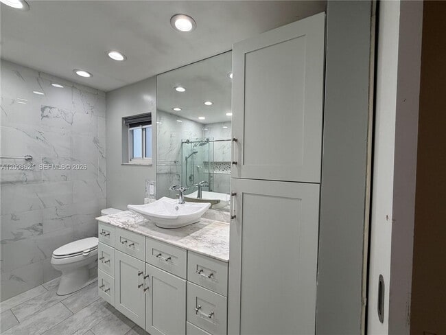 Building Photo - 3159 W 73rd Pl