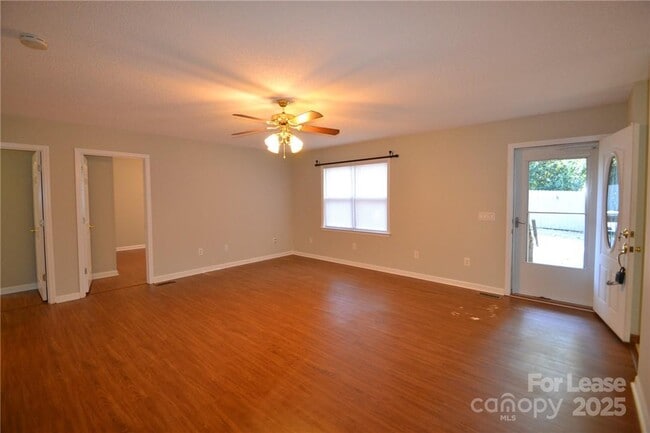 Building Photo - 1212 Beechwood Dr