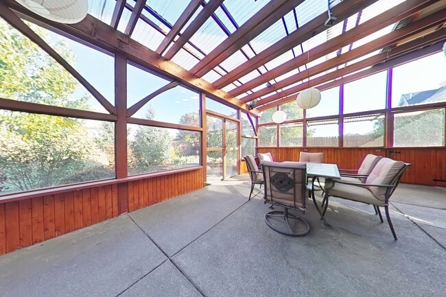 Building Photo - 4 Bedroom House ~ Albany ~ Pet Friendly