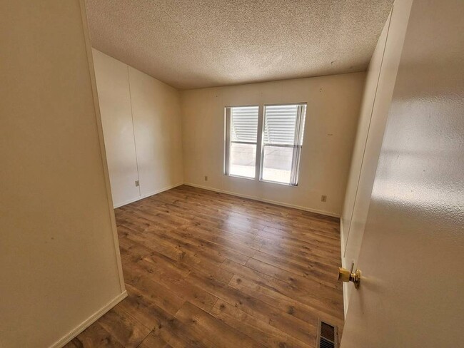 Building Photo - 3589 W Wells Rd