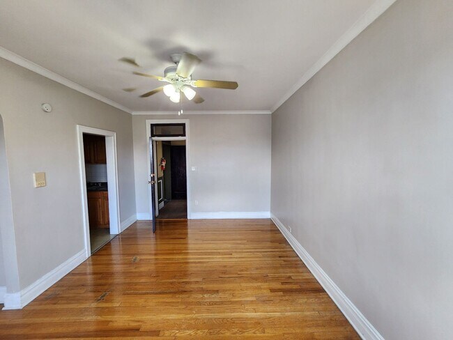 Building Photo - 2209 S 61st Ct