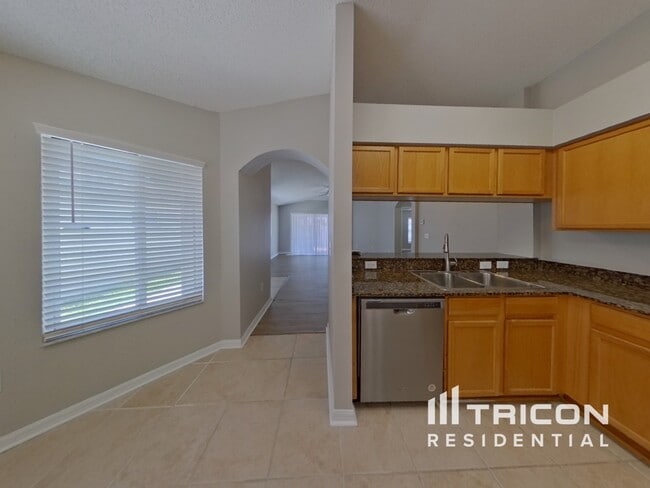 Building Photo - 11749 Lynmoor Dr