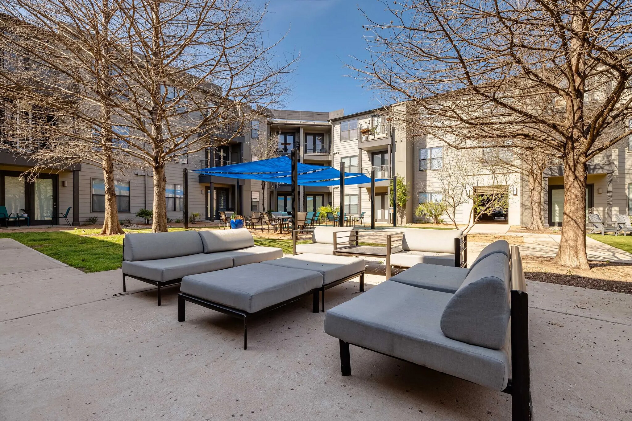 Building Photo - 810 W St Johns Ave