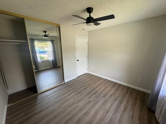 Building Photo - 1071 Osage Dr