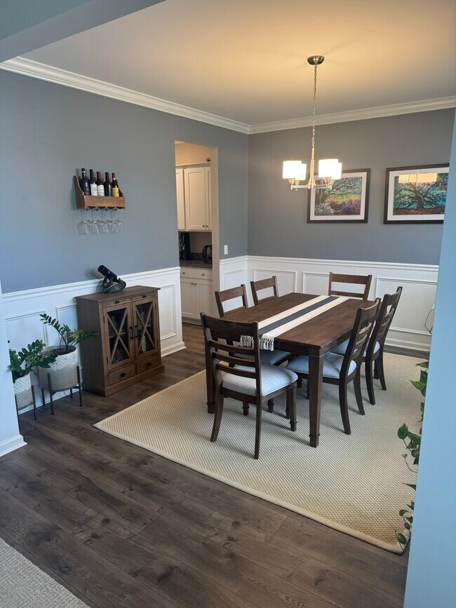 Building Photo - 135 Airy Dr