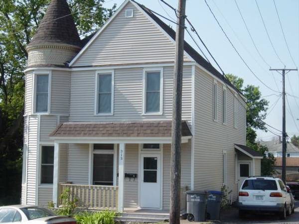 Building Photo - 313 N 21st Ave W