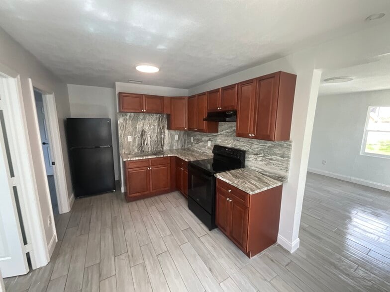 Building Photo - 5207 Behms Ct