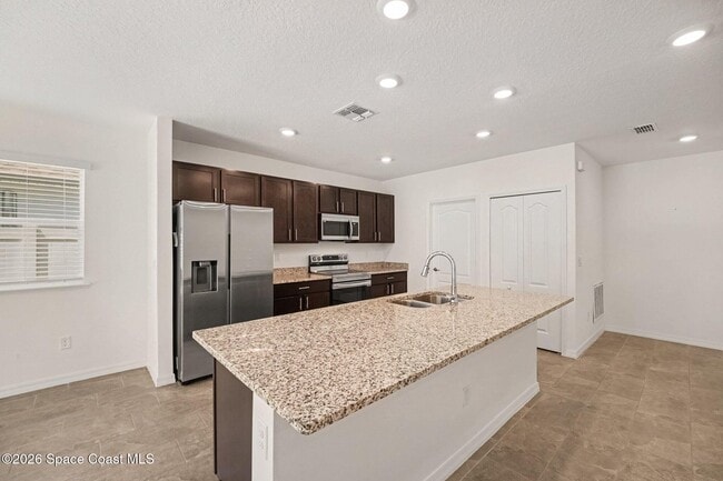 Building Photo - 849 Brookview Ln