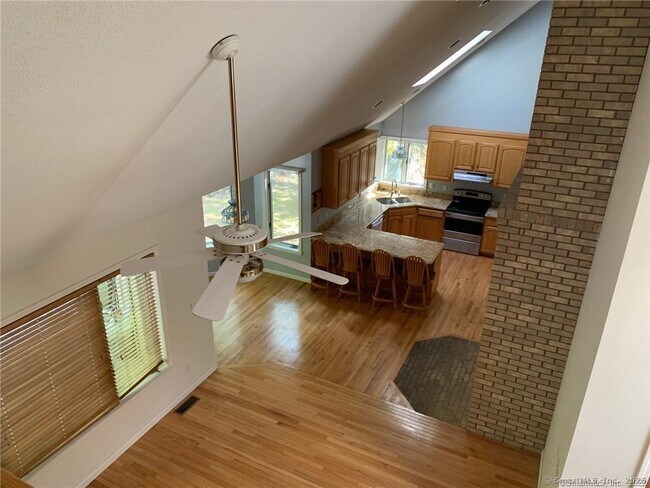 Building Photo - 380 Huckleberry Hill Rd