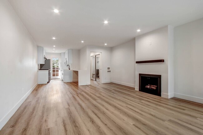 Building Photo - 10795 Woodbine