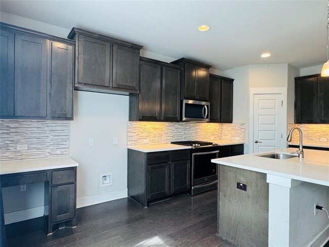 Building Photo - 9801 McKnight Lp