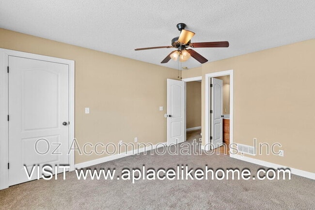 Building Photo - 807 SW Imperial Ln