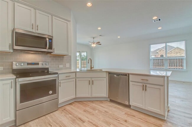 Building Photo - 681 Peace Pipe Way