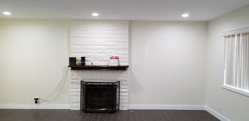 Building Photo - 11402 Reva Dr