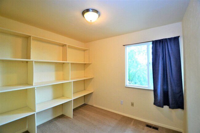 Building Photo - 1288 Suncrest Way