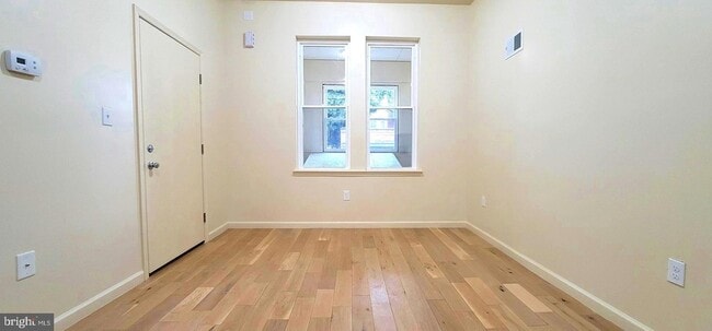 Building Photo - 1219 W Silver St