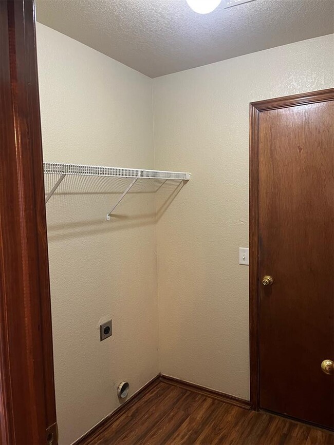 Building Photo - 10212 Jetty Ct