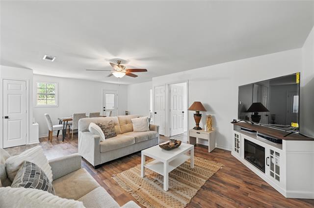 Building Photo - 430 Goliad Cir