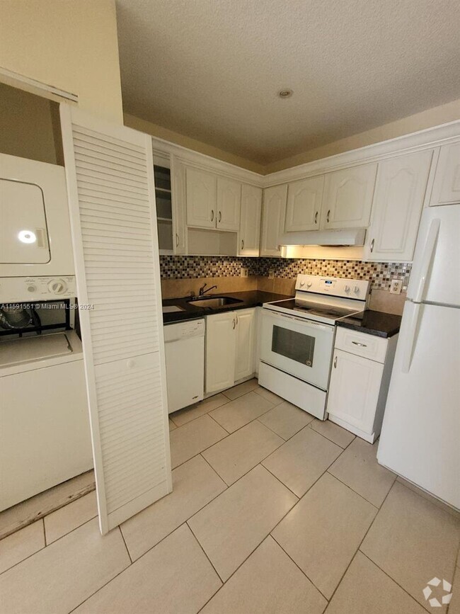 Building Photo - 11477 NW 39th Ct